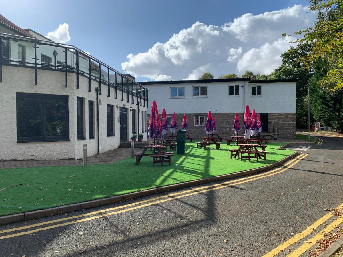 Crowwood Hotel And Alba Restaurant Chryston Exterior photo