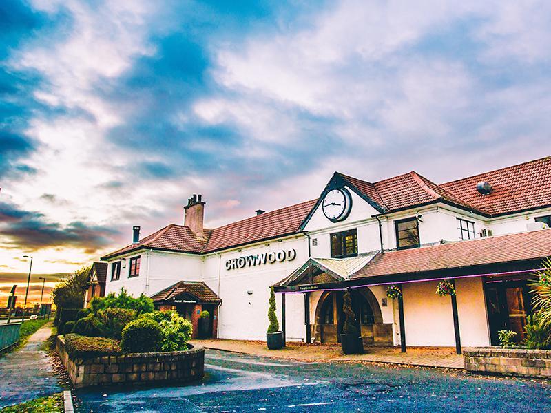 Crowwood Hotel And Alba Restaurant Chryston Exterior photo