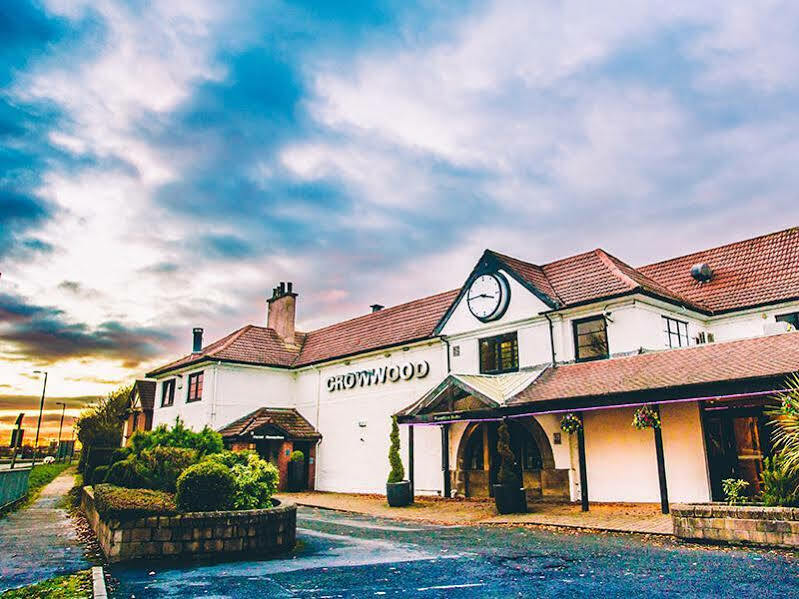 Crowwood Hotel And Alba Restaurant Chryston Exterior photo